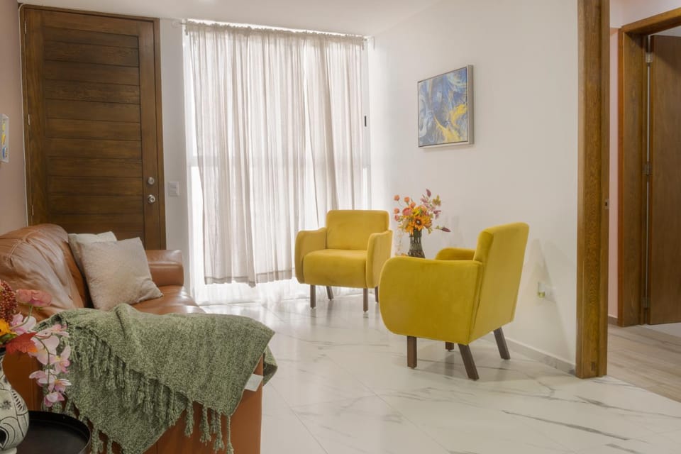 Bed, Living room, Photo of the whole room, Seating area, Bedroom