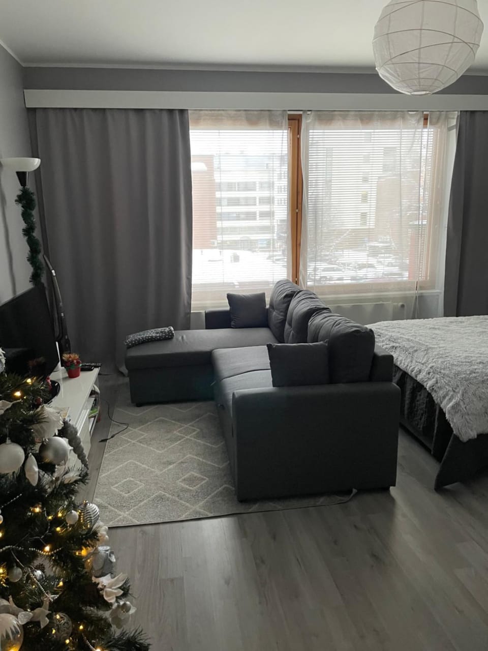Bed, TV and multimedia, Photo of the whole room