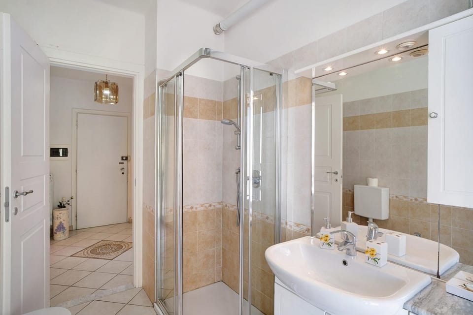 Bathroom, Living room