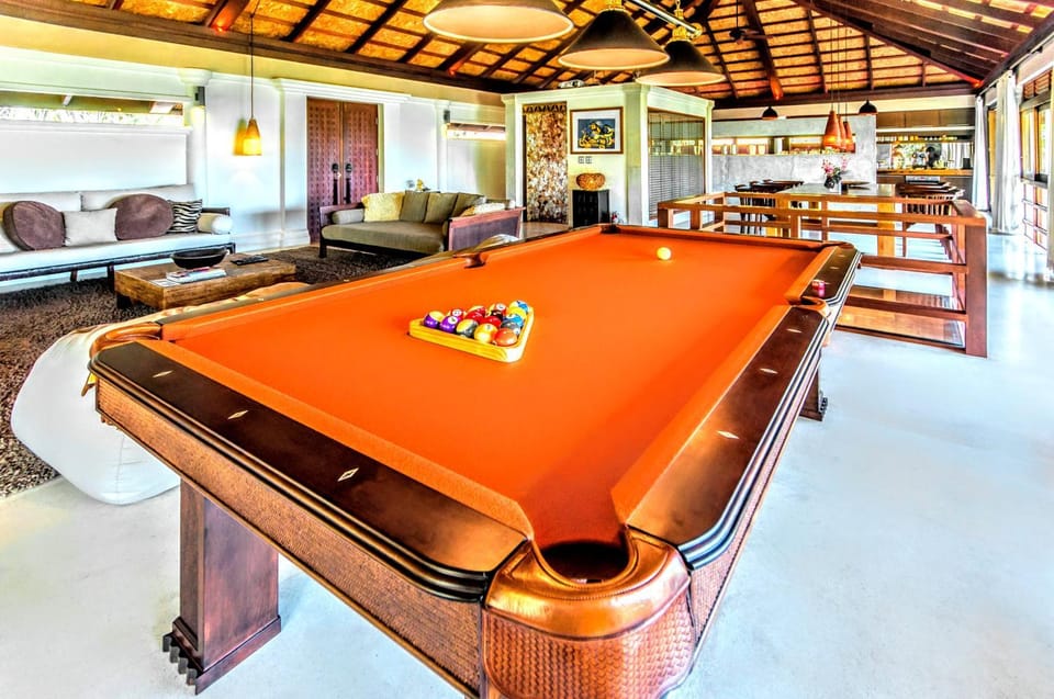Billiard, Living room