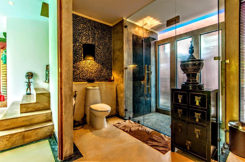 Shower, Toilet, Bathroom