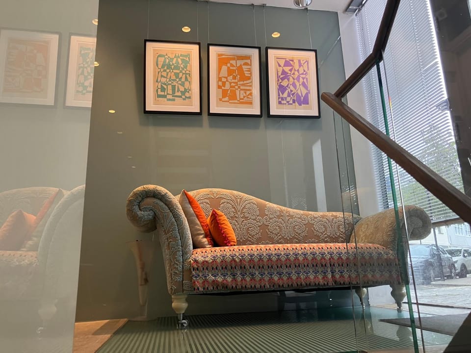 Modern self-contained Ground and Basement studios Apartment in City of Westminster