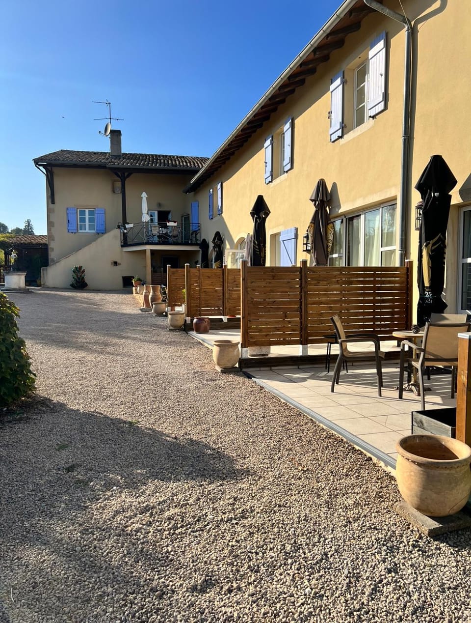 Property building, Patio, Balcony/Terrace