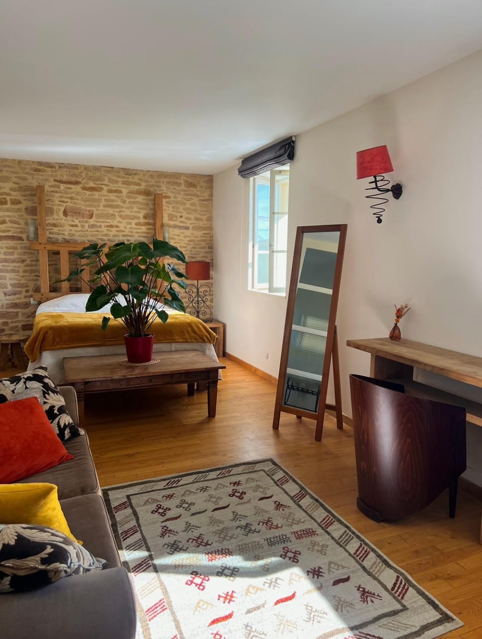 Bed, Photo of the whole room, Bedroom