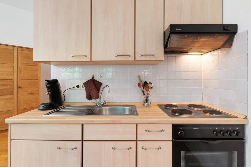 Kitchen or kitchenette, Living room