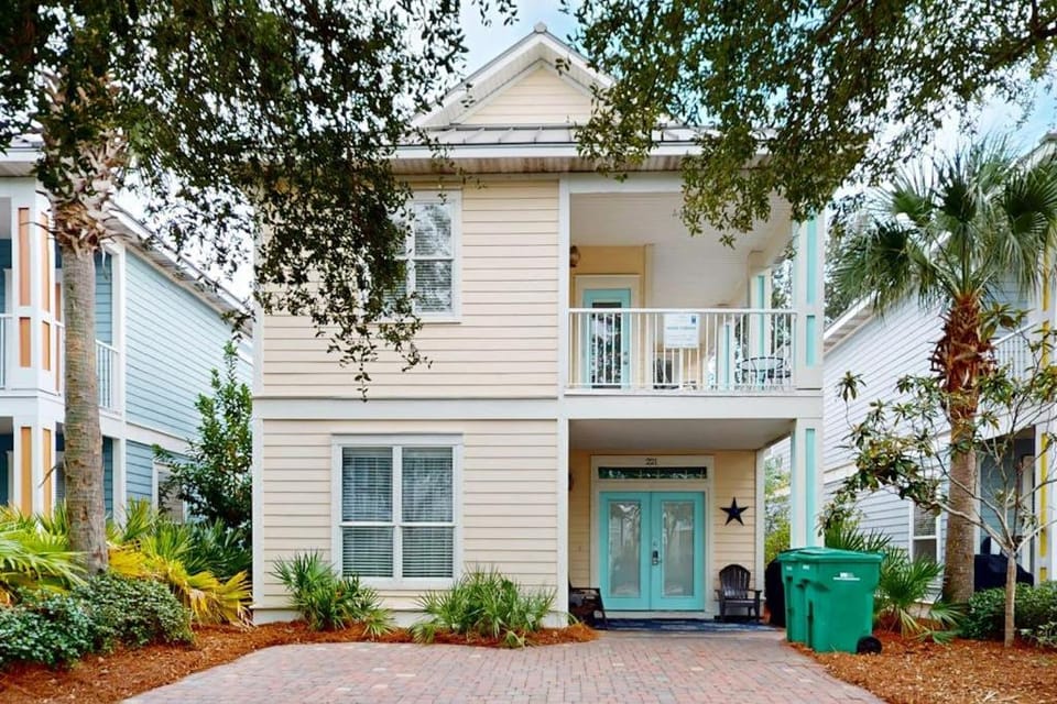 Villages of Crystal Beach: Kono Cabana House in Destin
