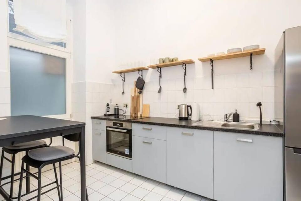 Kitchen or kitchenette, Dining area, pet friendly, stove