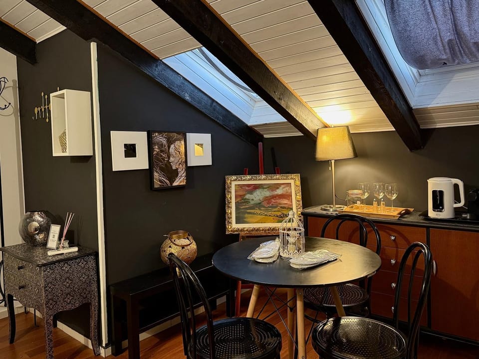 Living room, Decorative detail, Seating area, Dining area