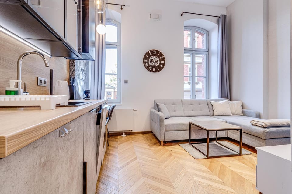 Kitchen or kitchenette, Seating area