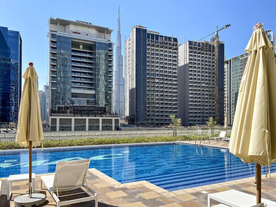 StoneTree - Modern 1BR Apartment in Vera Residence Apartment in Dubai