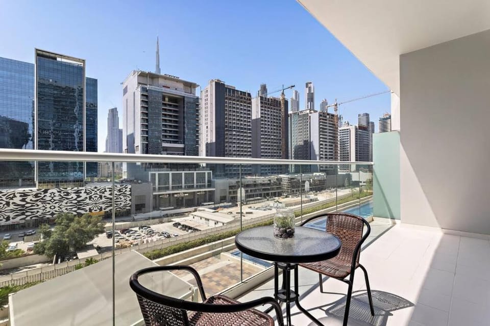 StoneTree - Modern 1BR Apartment in Vera Residence Apartment in Dubai