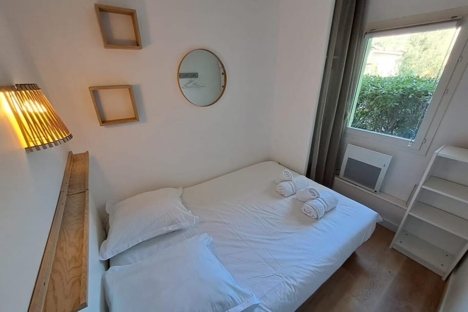 F2 at "Domaine de la Pinède" Heated Swimming Pool Apartment in Le Lavandou