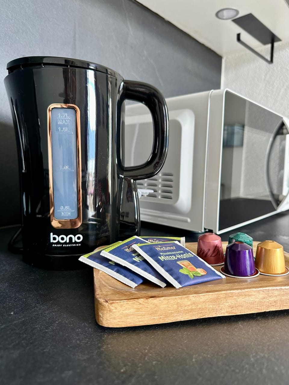 Spring, Day, Coffee/tea facilities, Kitchen or kitchenette, internet, microwave, minibar, oven, soundproof, stove, toaster, towels, kitchen