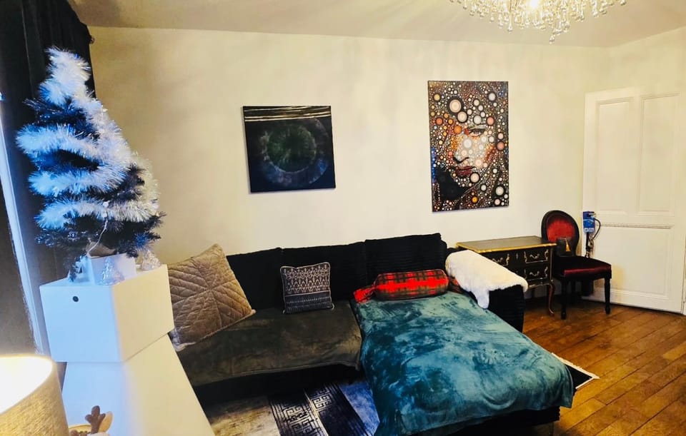 TV and multimedia, View (from property/room), Decorative detail, Seating area, Dining area, City view, Garden view, Lake view, Mountain view, internet, storage, wardrobe, washing machine