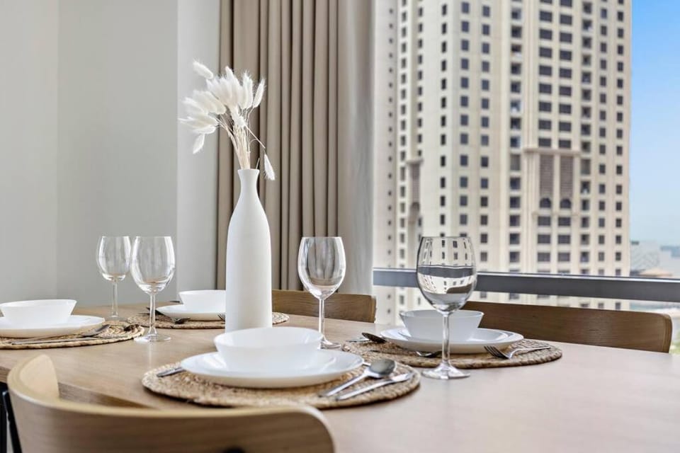 Stylish fully-furnished 1 BR Apartment in Dubai