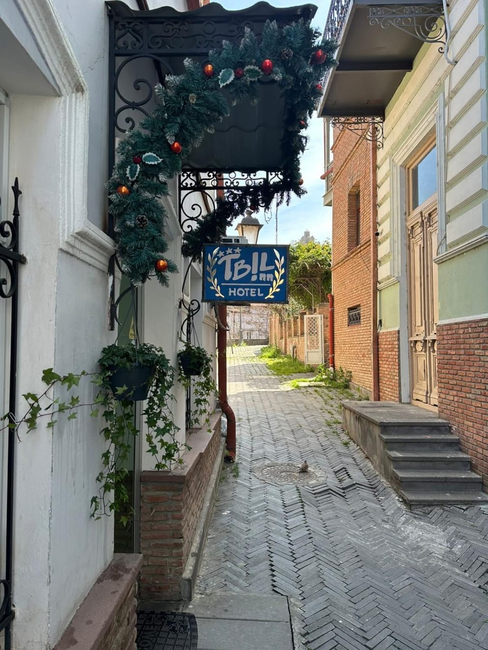Property building, Day, Neighbourhood, Street view