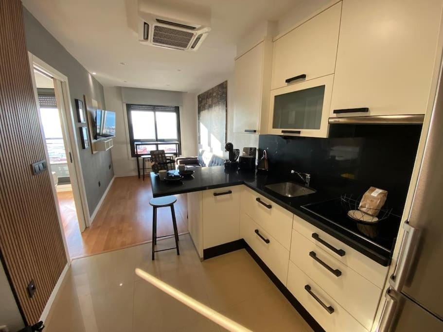 Kitchen or kitchenette, Dining area, dishwasher, stove