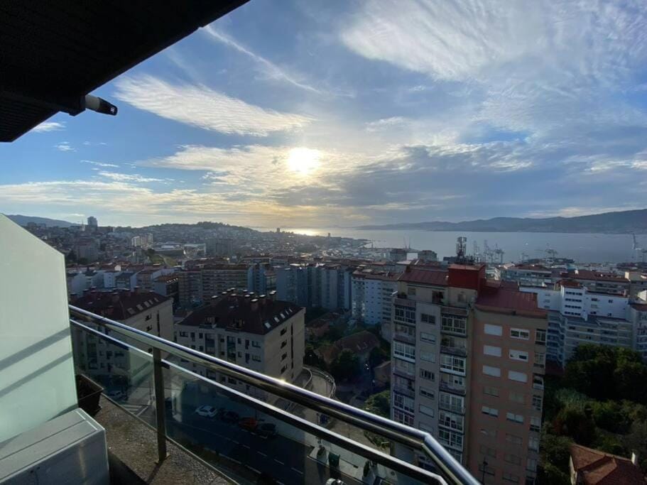 Natural landscape, View (from property/room), Balcony/Terrace, City view, Sea view