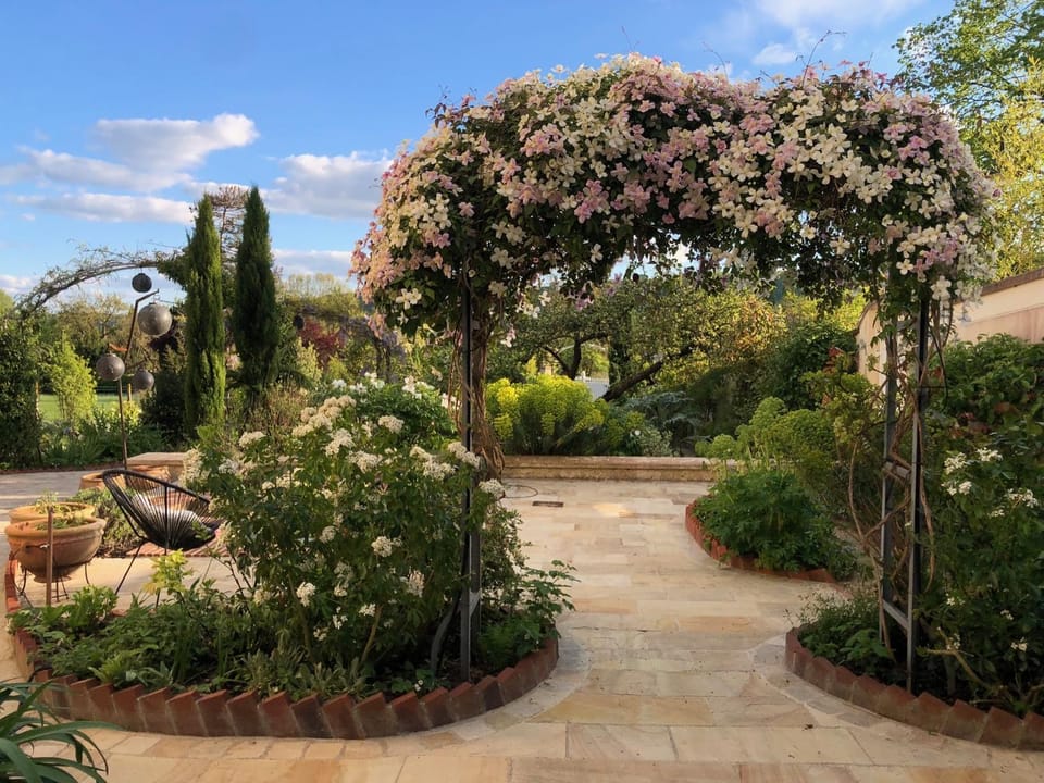 Les Grands Jardins Lodge House in Giverny