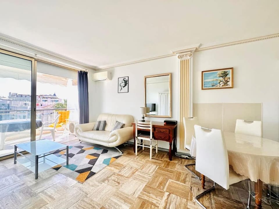 Le Splendide - studio croisette - vue mer Apartment in Cannes