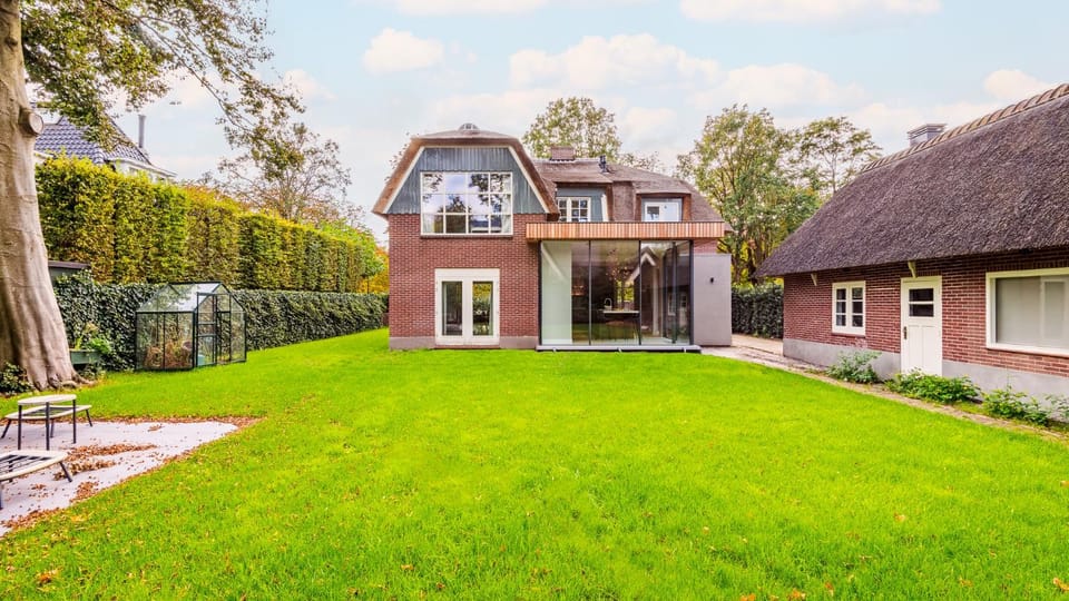 Property building, Garden, Garden view