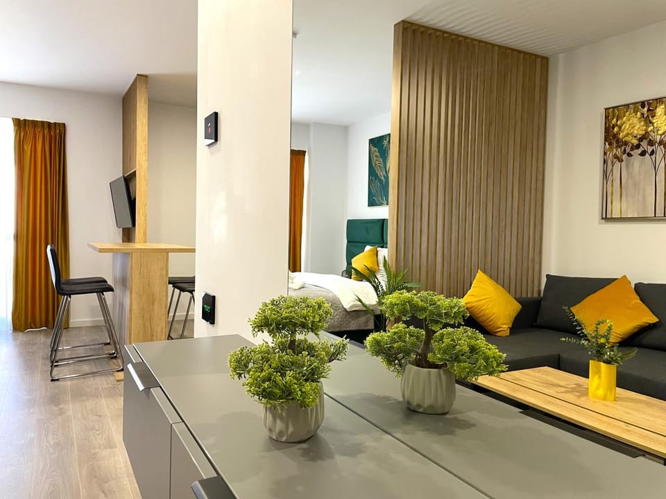 Communal lounge/ TV room, TV and multimedia, Seating area