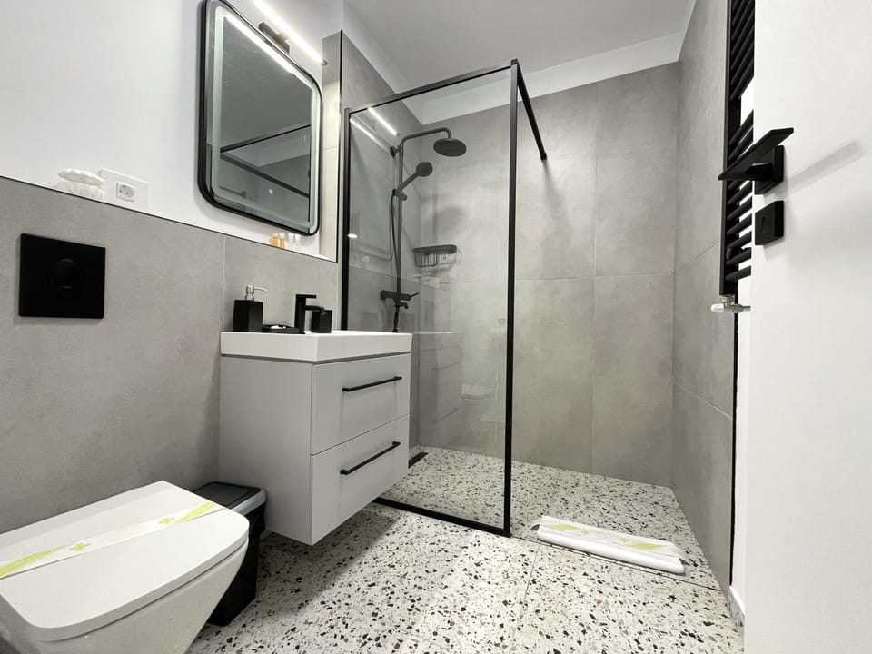 Shower, Bathroom