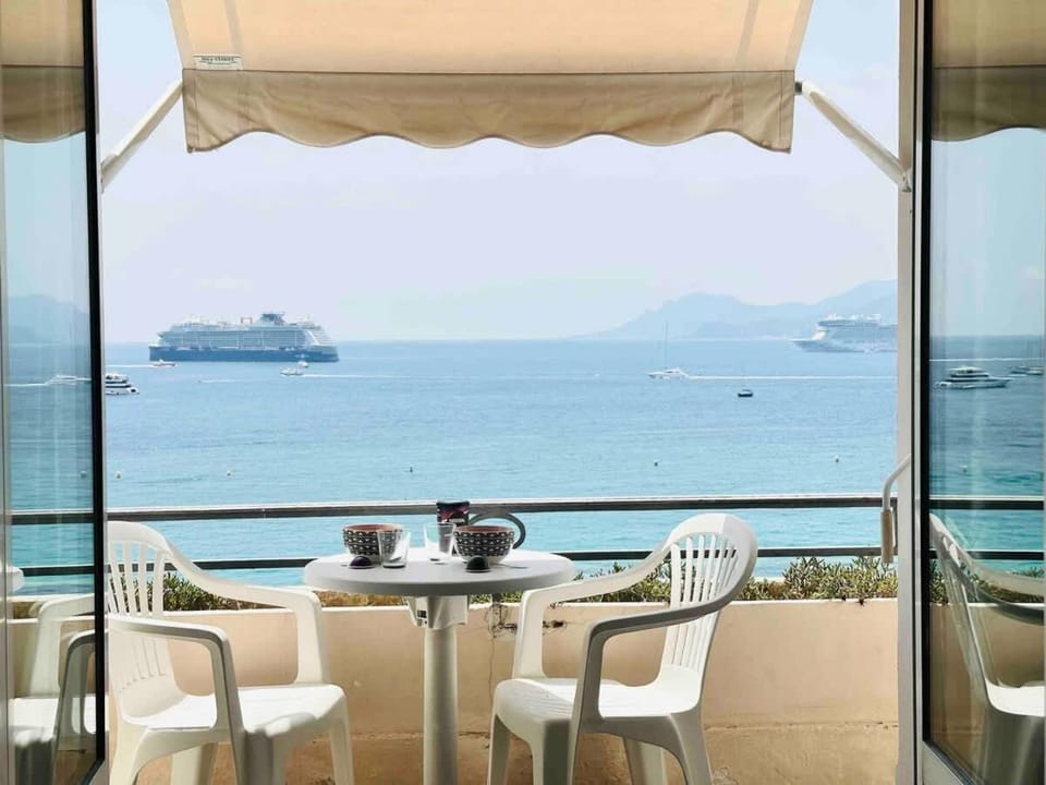View (from property/room), Balcony/Terrace, Sea view
