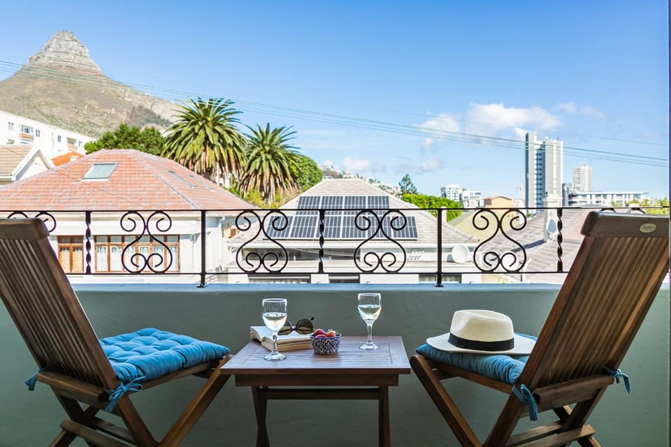 Day, Natural landscape, View (from property/room), Balcony/Terrace, Seating area, Dining area, Mountain view