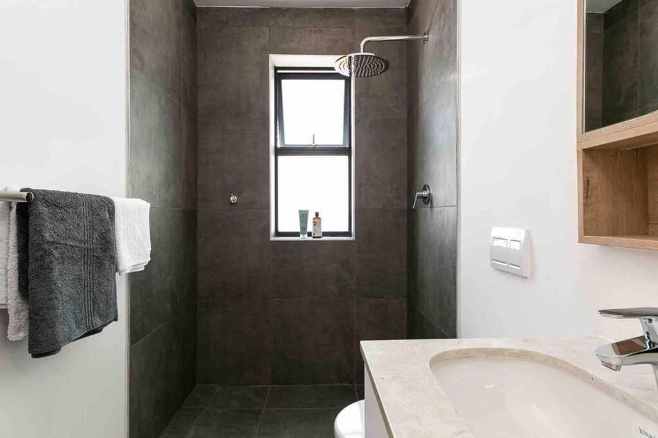 Bathroom, towels