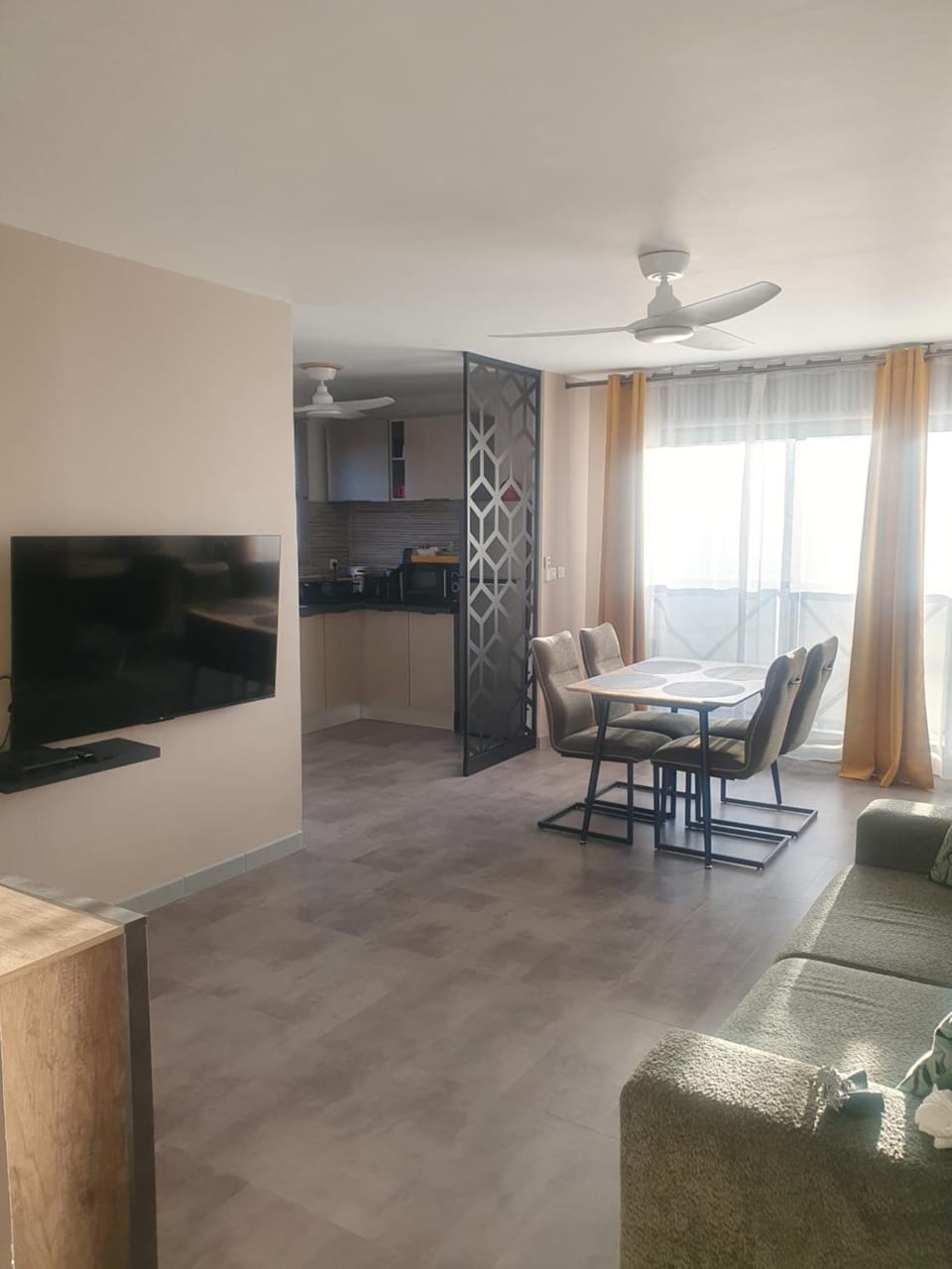 Communal lounge/ TV room