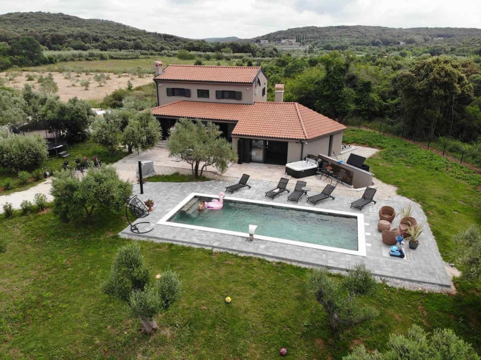 Property building, Swimming pool