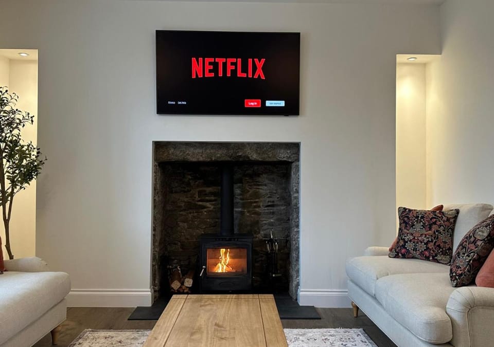 TV and multimedia, Living room, flat iron