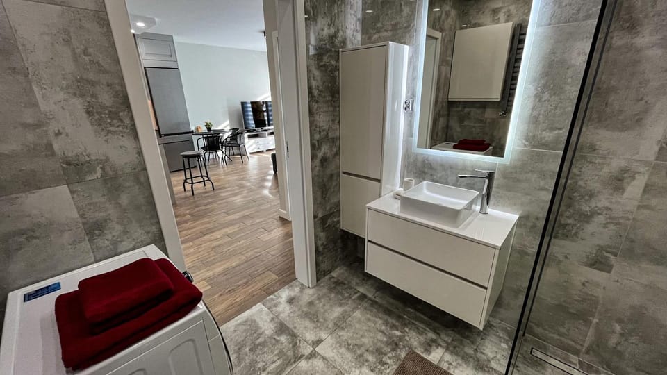 Bathroom, towels