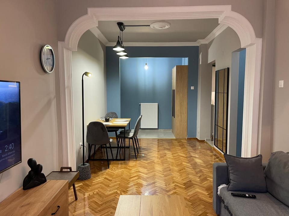 TV and multimedia, Living room, Dining area, hair dresser, air conditioner