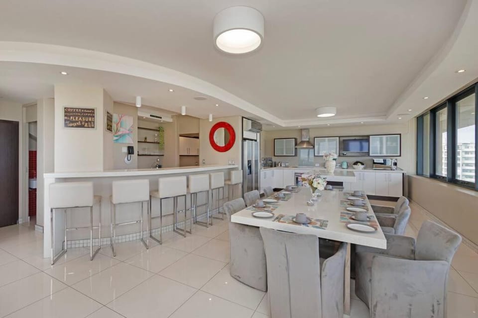 Grand Penthouse / Backup Power / Stunning Apartment in Cape Town