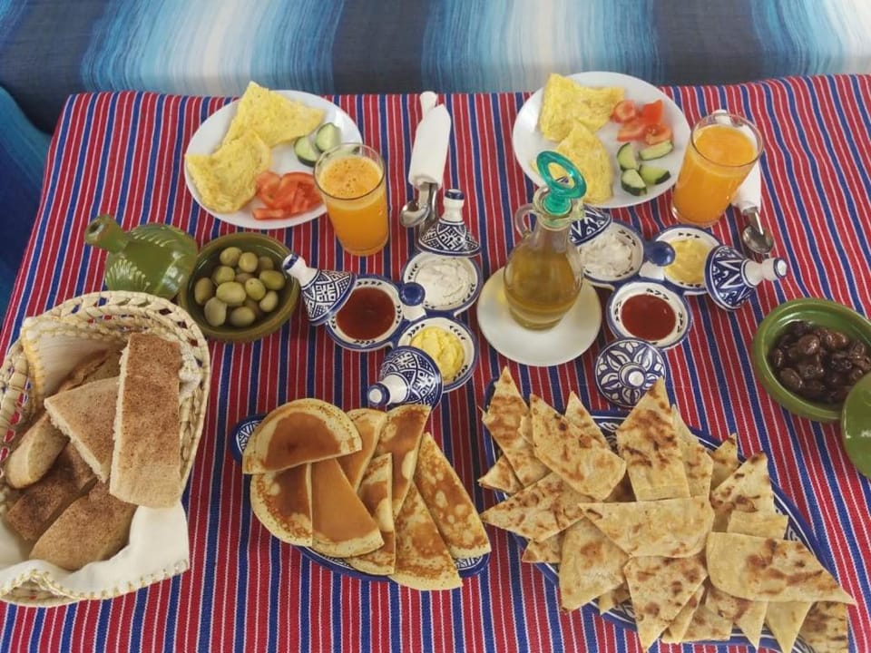 Breakfast, Breakfast