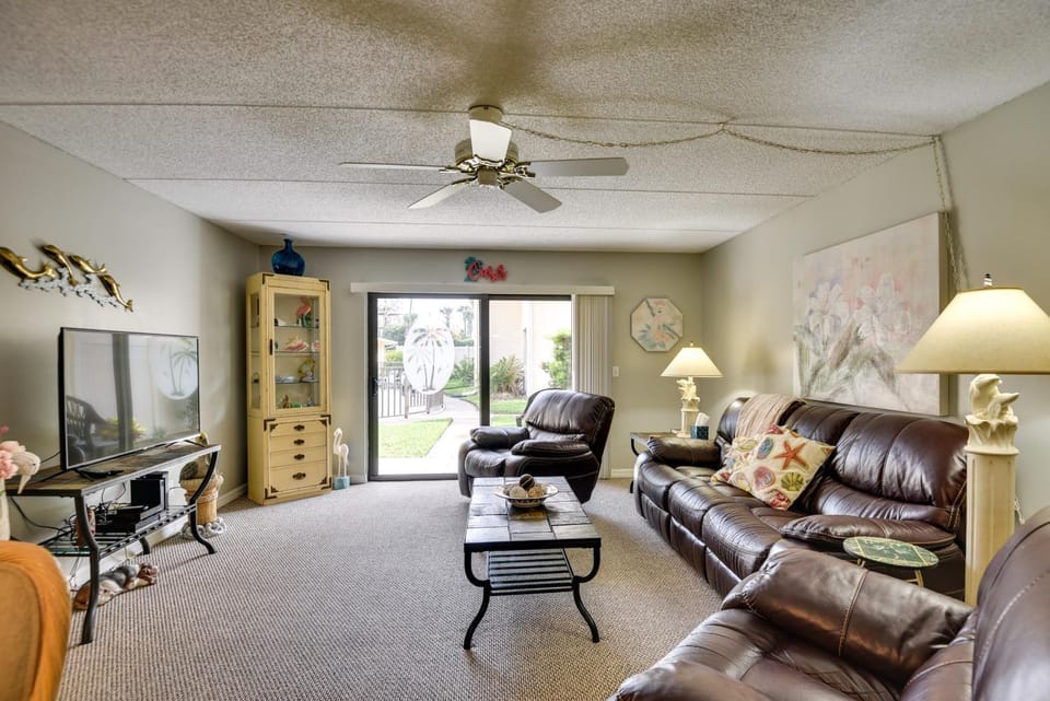 Daytona Beach Shores Condo Rental: Walk to Beach! House in Daytona Beach Shores