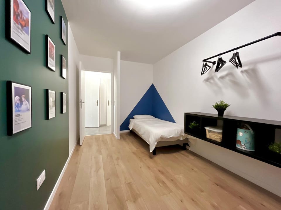 Bed, Photo of the whole room, Bedroom
