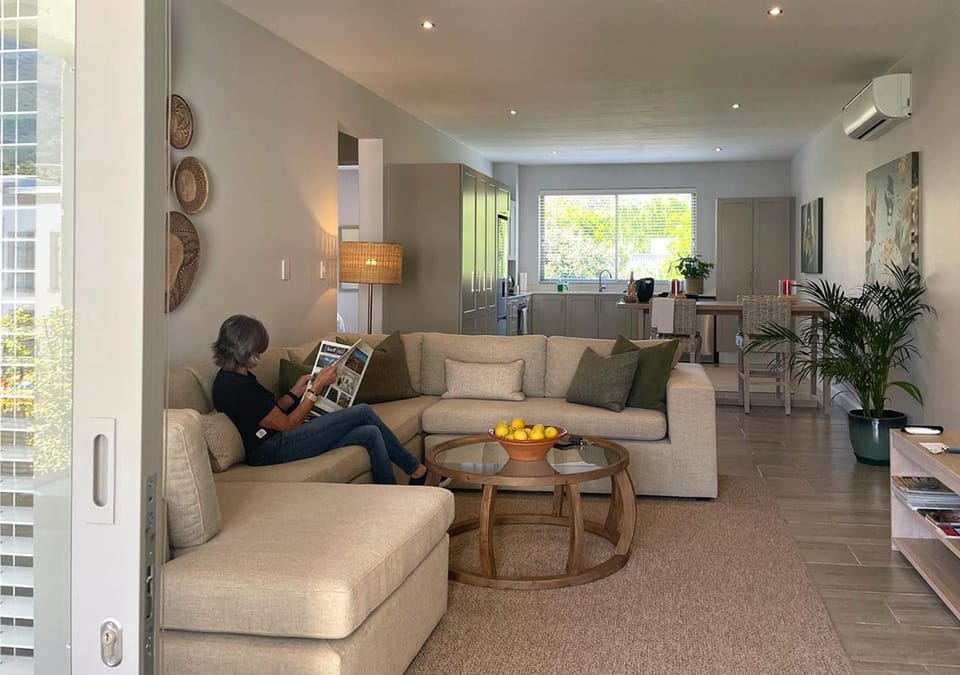 Communal lounge/ TV room, Living room