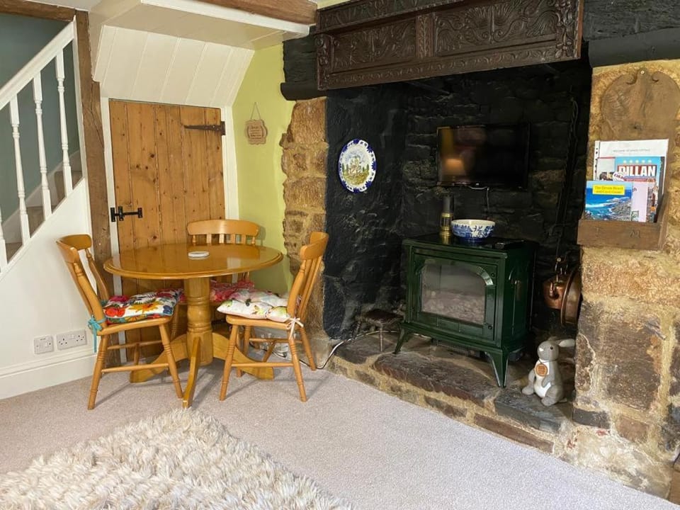 Lemon Cottage House in West Devon District
