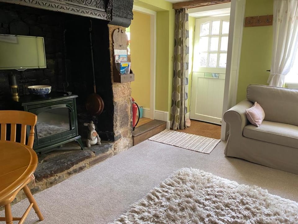 Lemon Cottage House in West Devon District