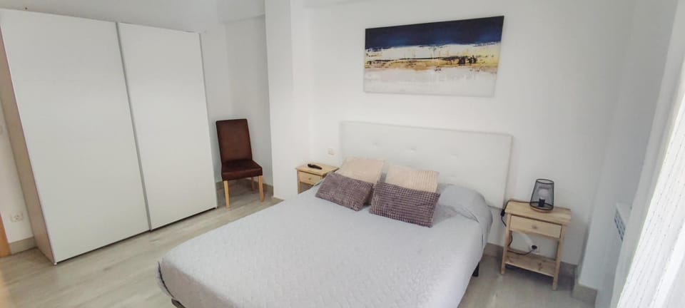 Bed, Photo of the whole room, Bedroom, wardrobe