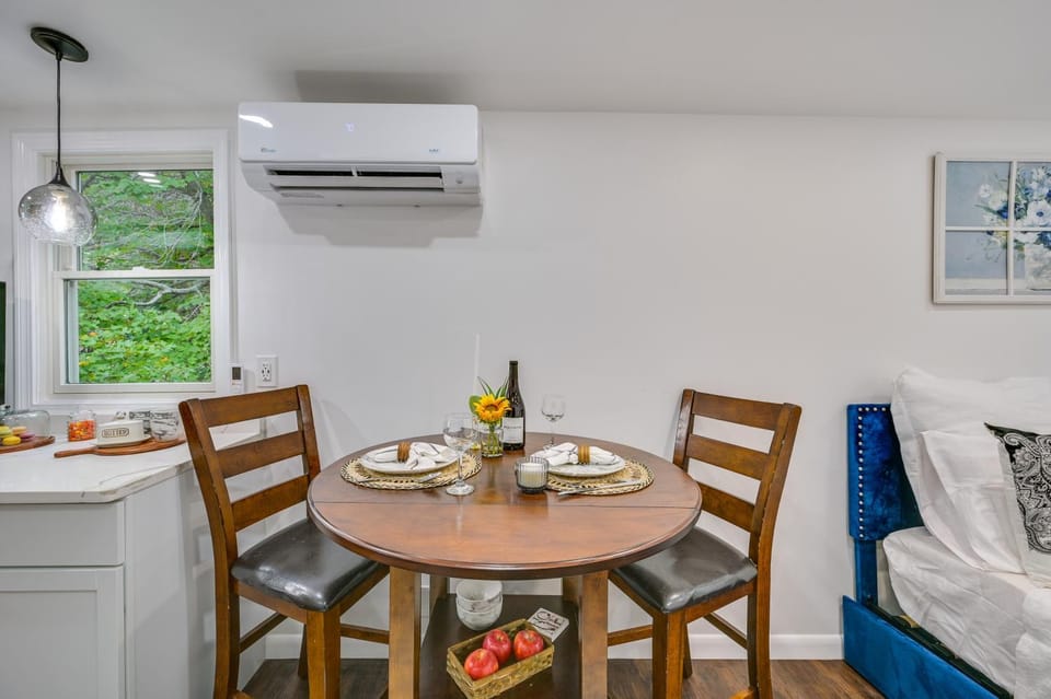 5 Mi to Salem: Furnished Patio at Danvers Studio! Apartment in Danvers