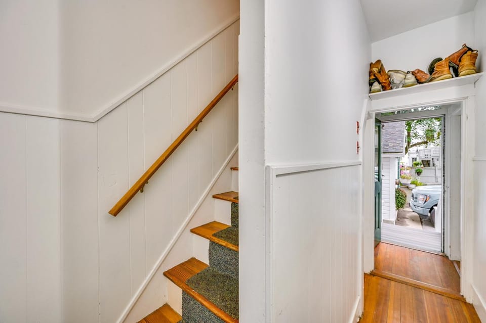 5 Mi to Salem: Furnished Patio at Danvers Studio! Apartment in Danvers