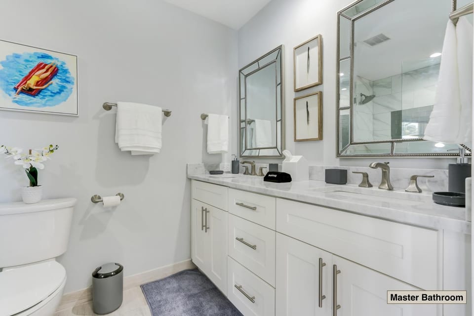 Canal - Water view, private pool, near beach House in Oakland Park
