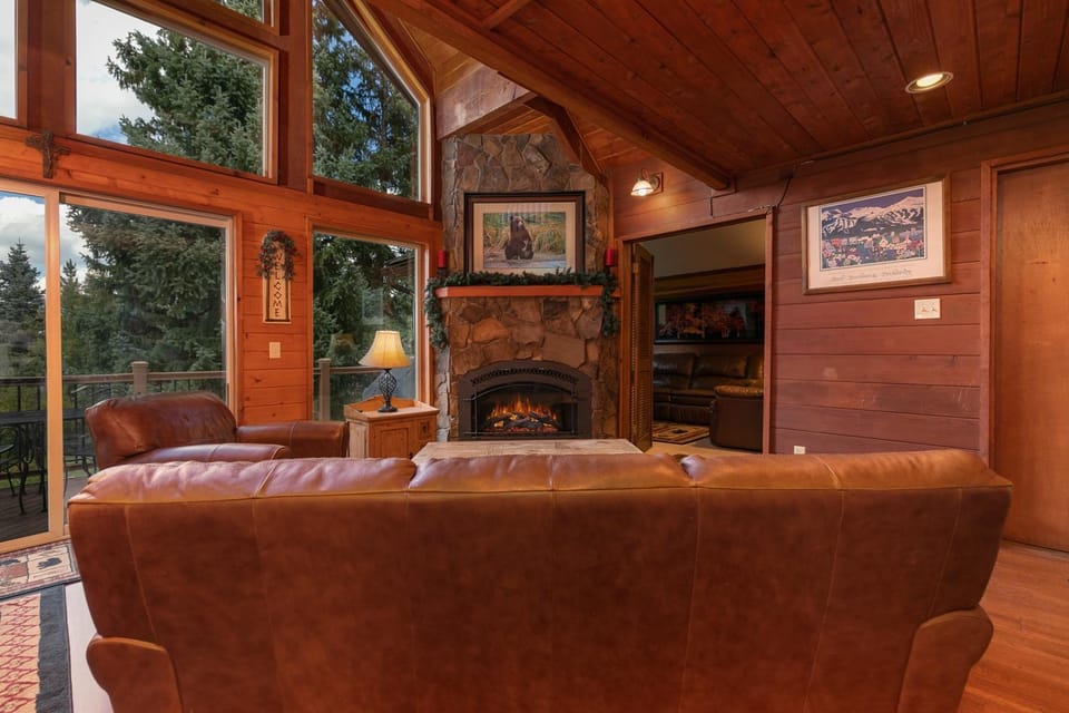 Summit View Chalet Duplex: Cozy, Close To Town/Slopes House in Breckenridge