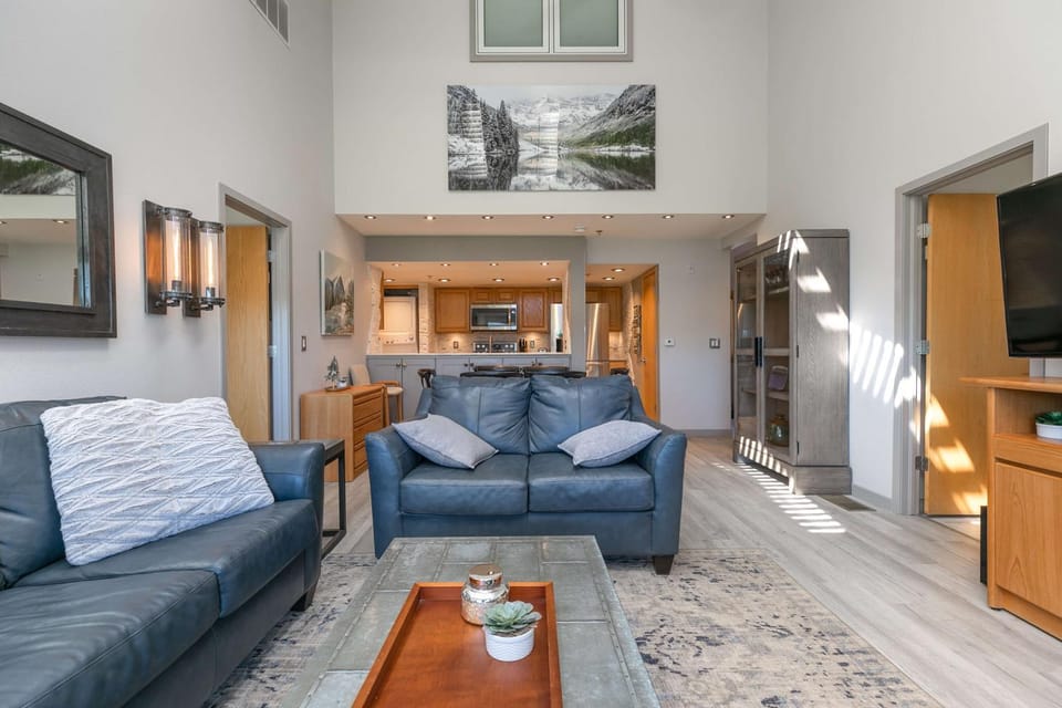 Lake Forest Lakeview Condo: Mountain Views, Close to Town Apartment in Frisco