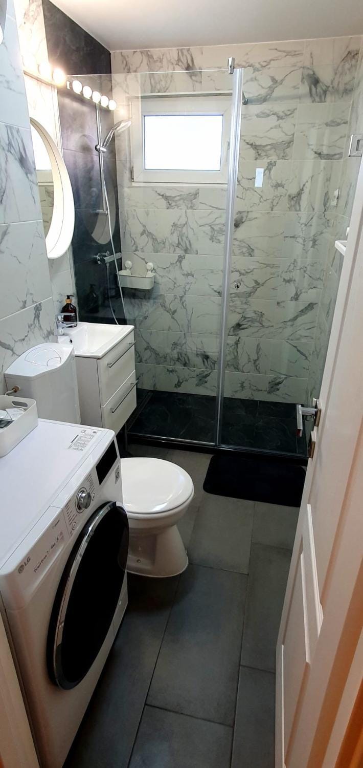 Shower, Toilet, Bathroom, washing machine, dryer