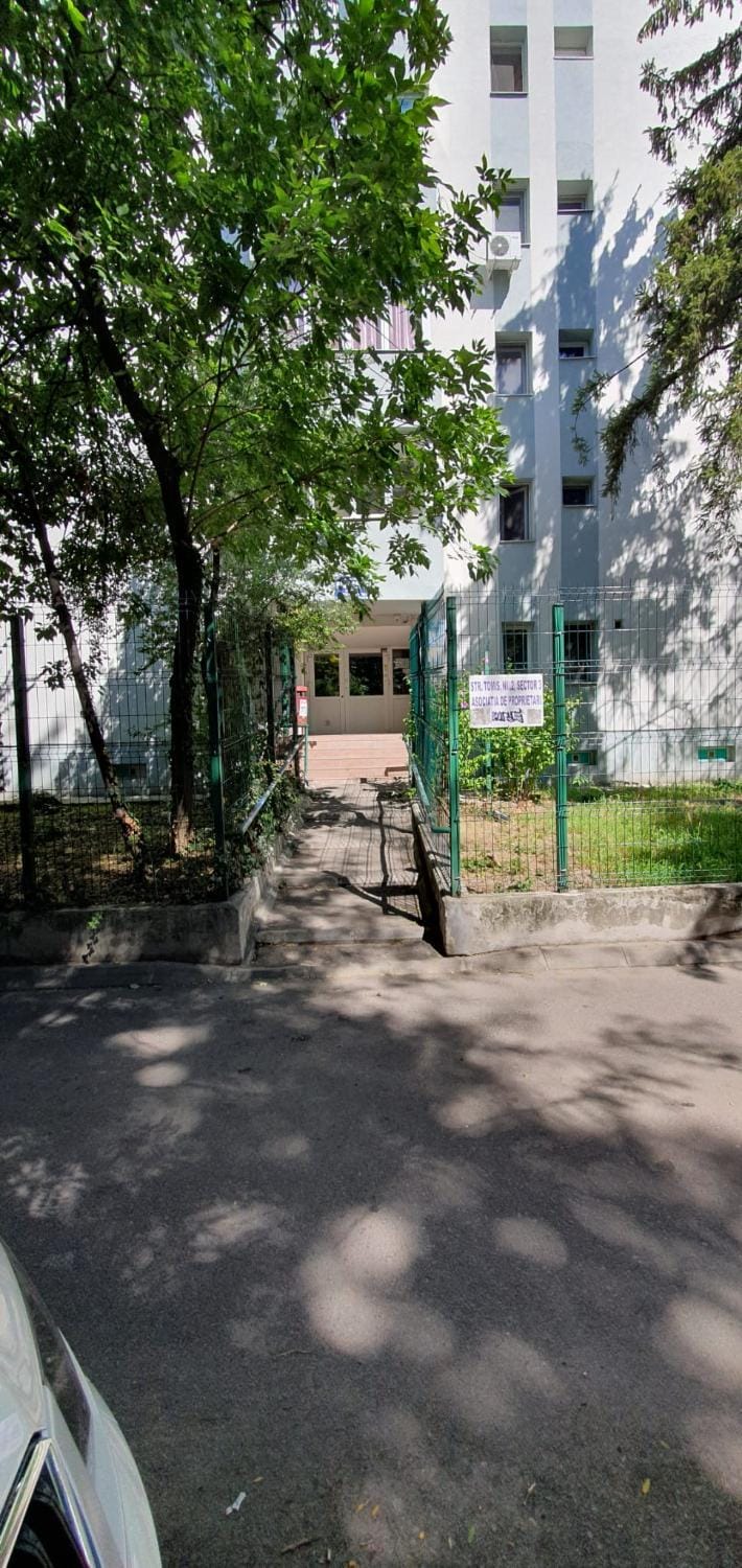 Property building, Street view